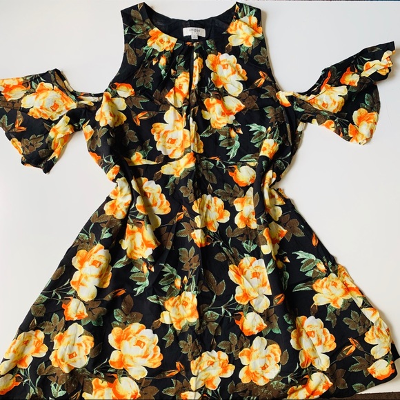Umgee Dresses & Skirts - UMGEE Floral Dress🖤🧡